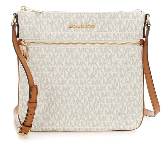 Michael Kors Handbags - Michael Kors Bedford Crossbody Bag